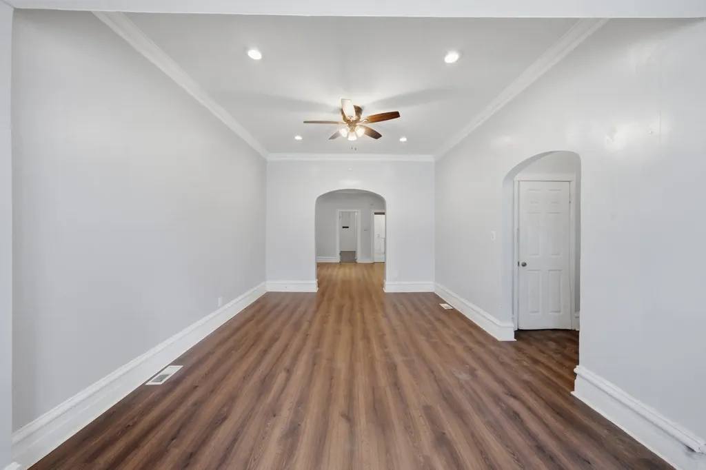 5918 South Carpenter Street Chicago IL 60621