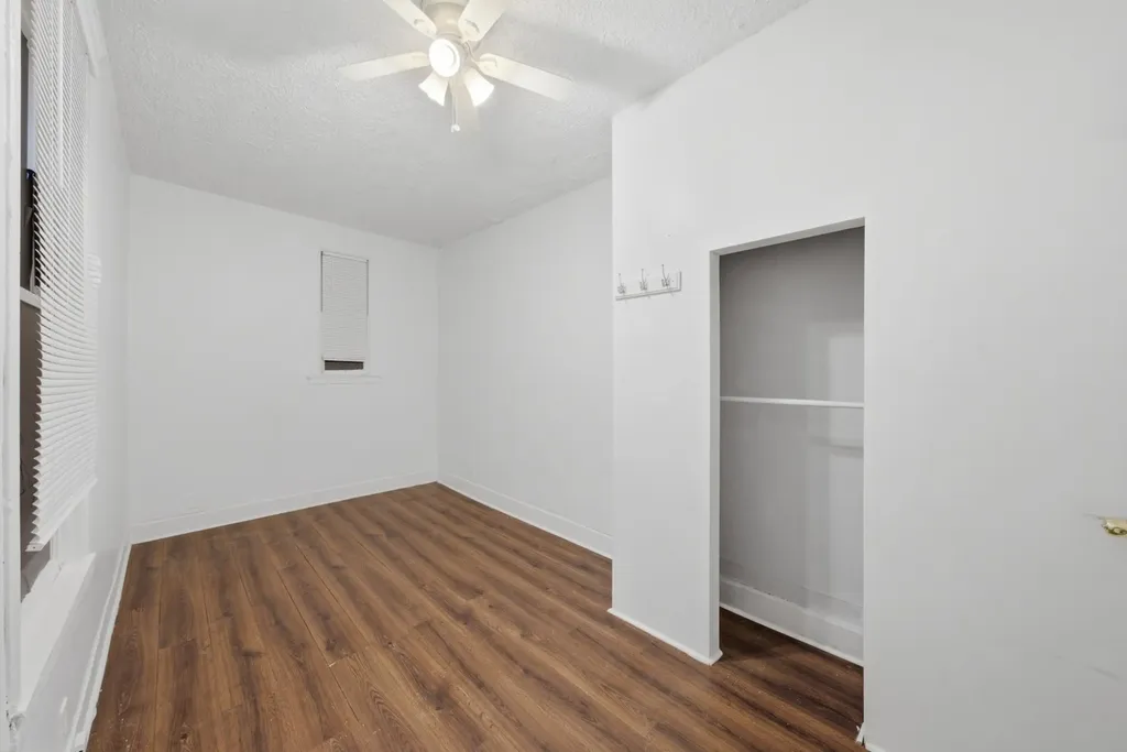 5918 South Carpenter Street Chicago IL 60621