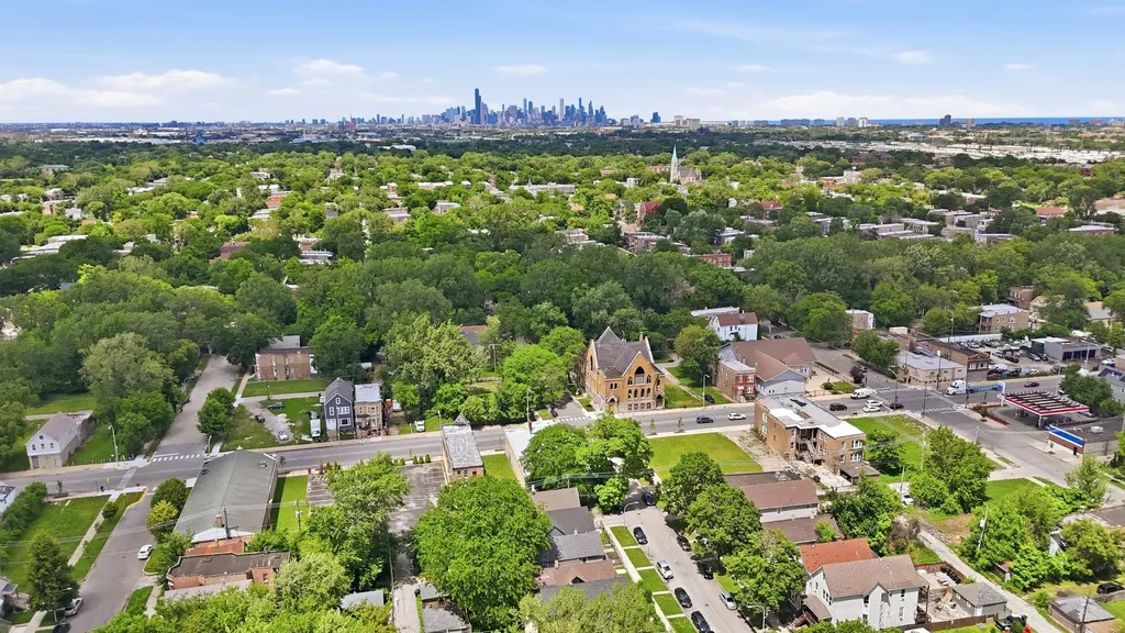 5918 South Carpenter Street Chicago IL 60621