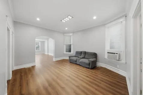 5918 South Carpenter Street Chicago IL 60621
