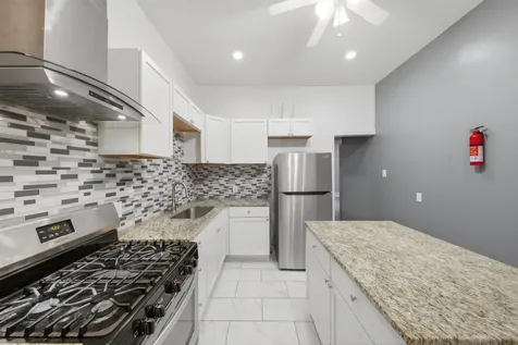 5918 South Carpenter Street Chicago IL 60621