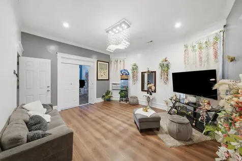 5918 South Carpenter Street Chicago IL 60621