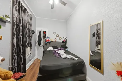 5918 South Carpenter Street Chicago IL 60621