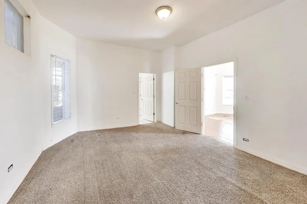 6853 South Perry Avenue Chicago IL 60621