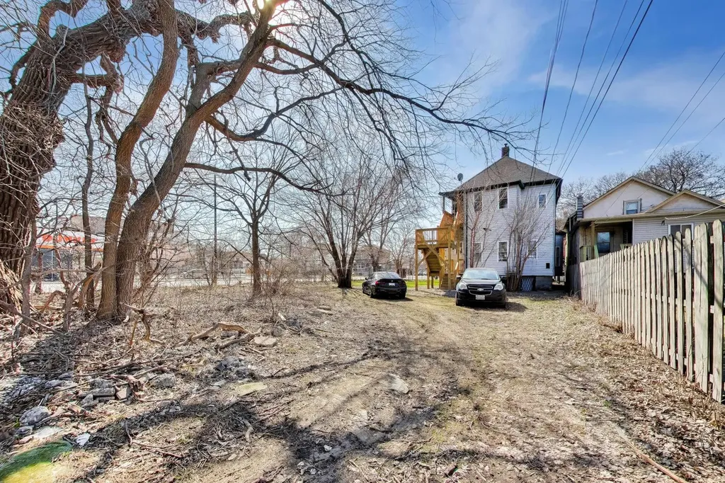 6853 South Perry Avenue Chicago IL 60621