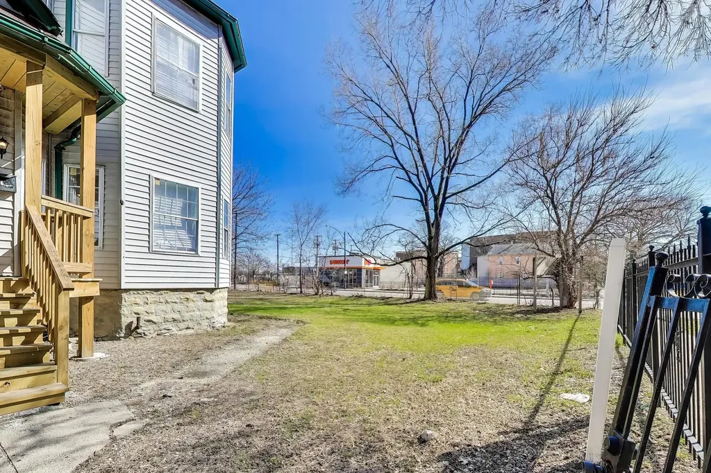 6853 South Perry Avenue Chicago IL 60621