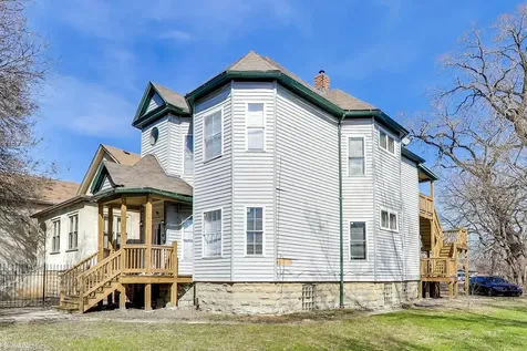 6853 South Perry Avenue Chicago IL 60621