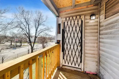 6853 South Perry Avenue Chicago IL 60621