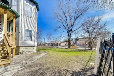 6853 South Perry Avenue Chicago IL 60621