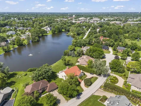 8170 Lake Ridge Drive Burr Ridge IL 60527