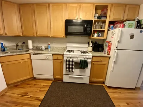 865 West Buckingham Place Chicago IL 60657