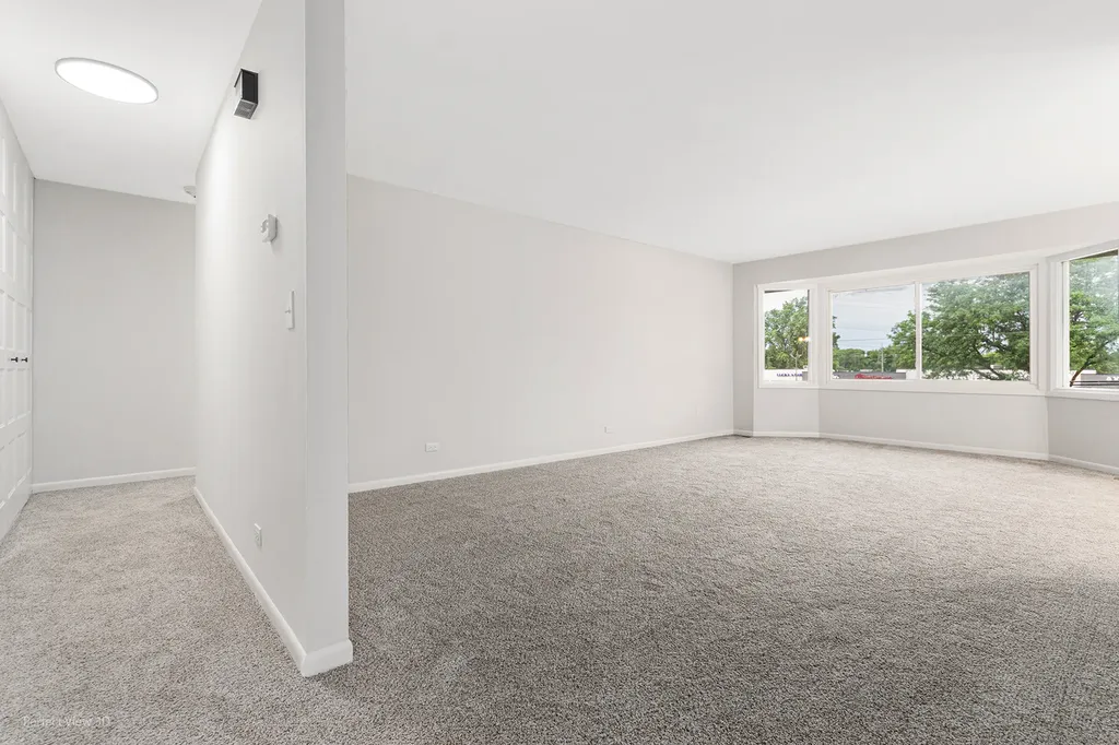 3008 Roberts Drive Woodridge IL 60517