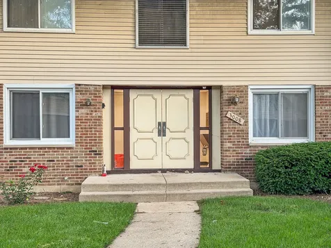 3008 Roberts Drive Woodridge IL 60517