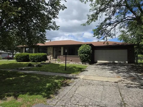 668 Lee Drive Crystal Lake IL 60014