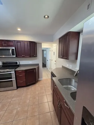 668 Lee Drive Crystal Lake IL 60014