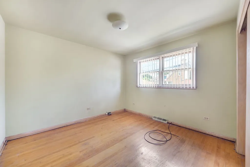 2558 East 93rd Street Chicago IL 60617