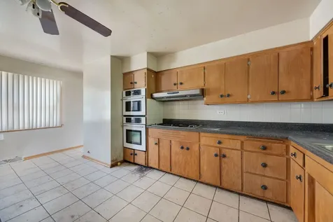 2558 East 93rd Street Chicago IL 60617