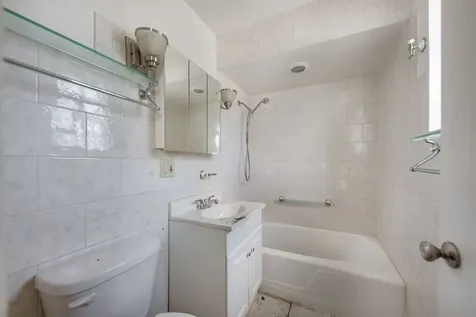 2558 East 93rd Street Chicago IL 60617
