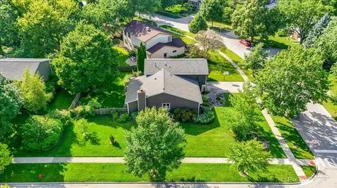 1021 Colony Drive Crystal Lake IL 60014