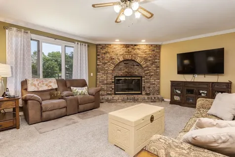 1604 Six Points Road Bloomington IL 61701
