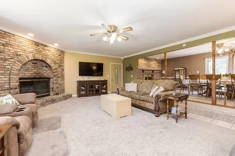 1604 Six Points Road Bloomington IL 61701