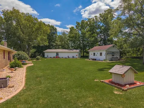 1604 Six Points Road Bloomington IL 61701