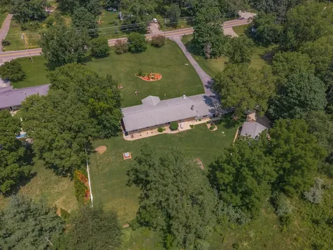 1604 Six Points Road Bloomington IL 61701