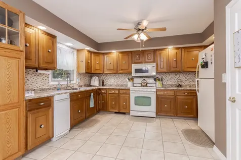 1604 Six Points Road Bloomington IL 61701