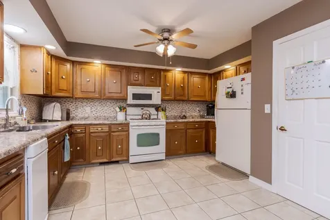 1604 Six Points Road Bloomington IL 61701
