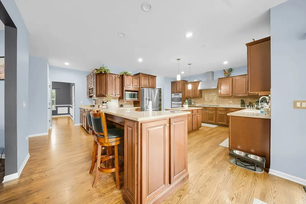 1891 Raes Creek Drive Bolingbrook IL 60490