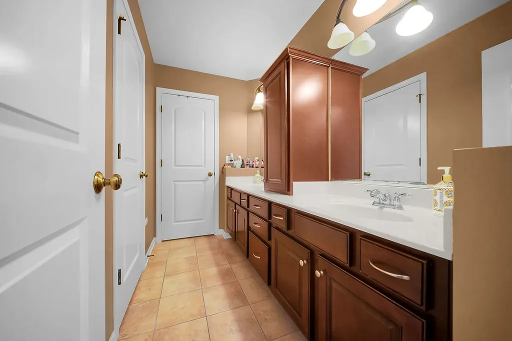 1891 Raes Creek Drive Bolingbrook IL 60490