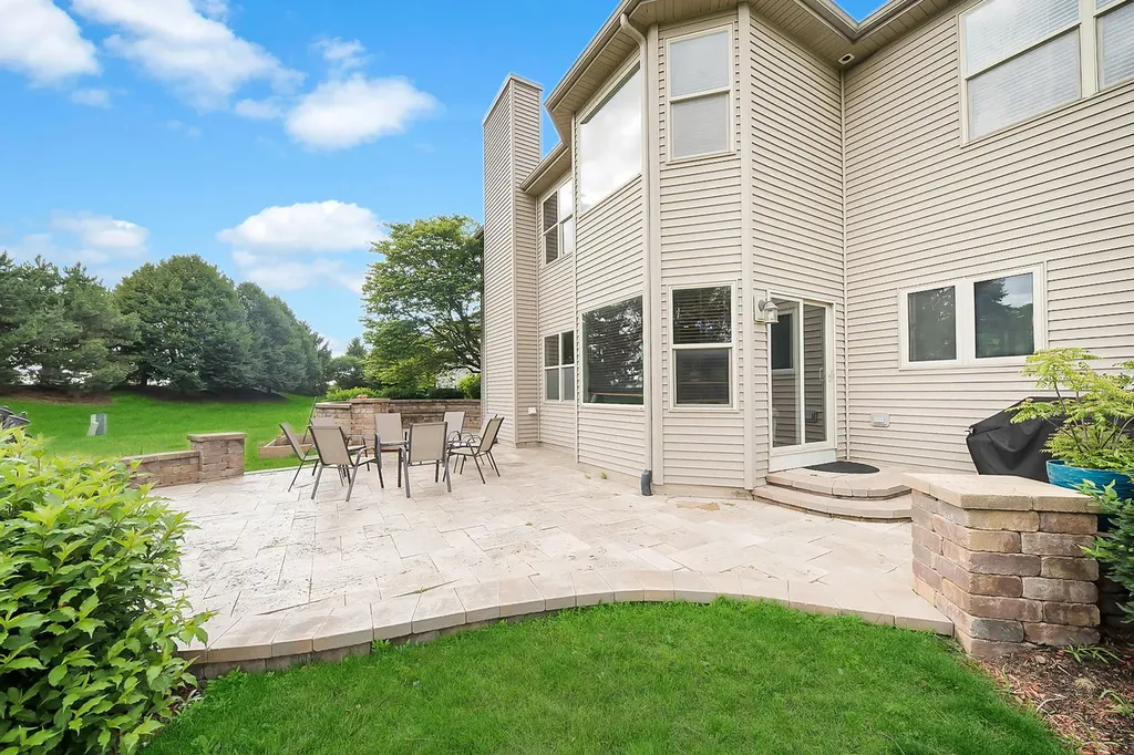 1891 Raes Creek Drive Bolingbrook IL 60490