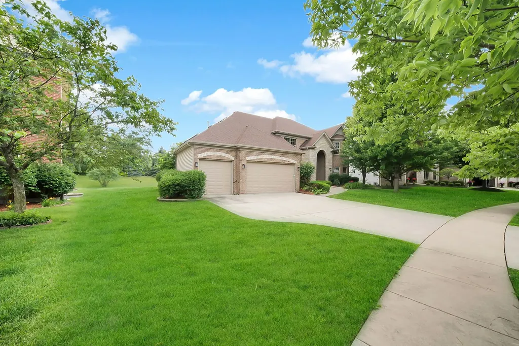 1891 Raes Creek Drive Bolingbrook IL 60490