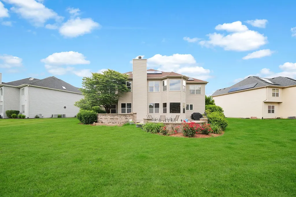 1891 Raes Creek Drive Bolingbrook IL 60490