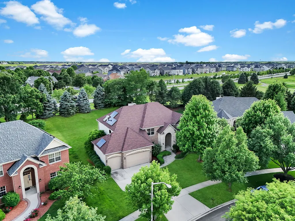 1891 Raes Creek Drive Bolingbrook IL 60490