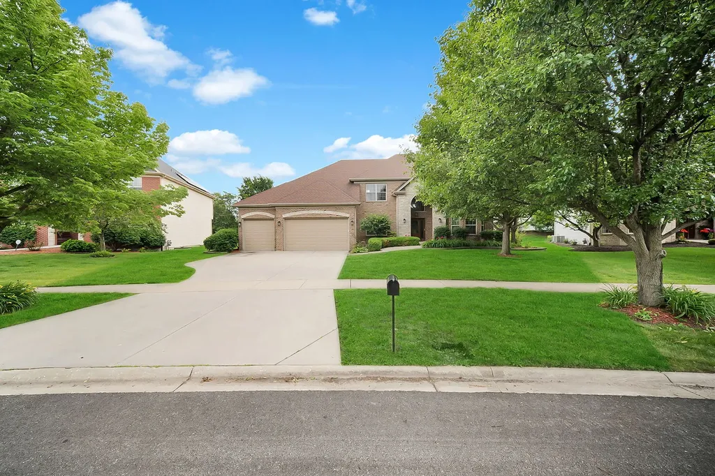 1891 Raes Creek Drive Bolingbrook IL 60490