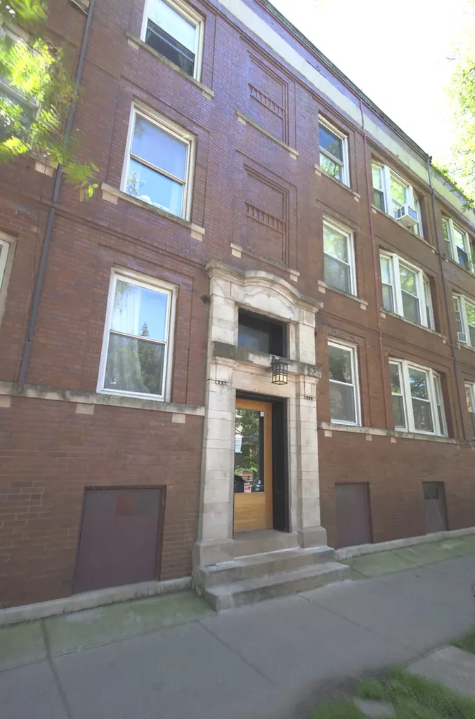 1057 West Berwyn Avenue Chicago IL 60640