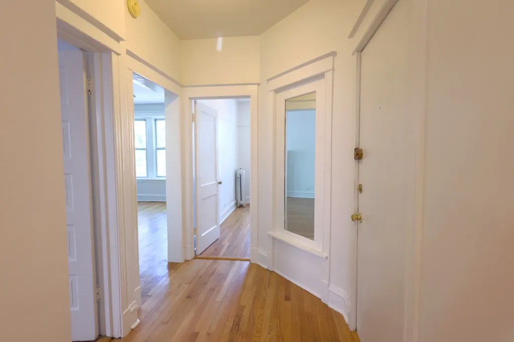 1057 West Berwyn Avenue Chicago IL 60640