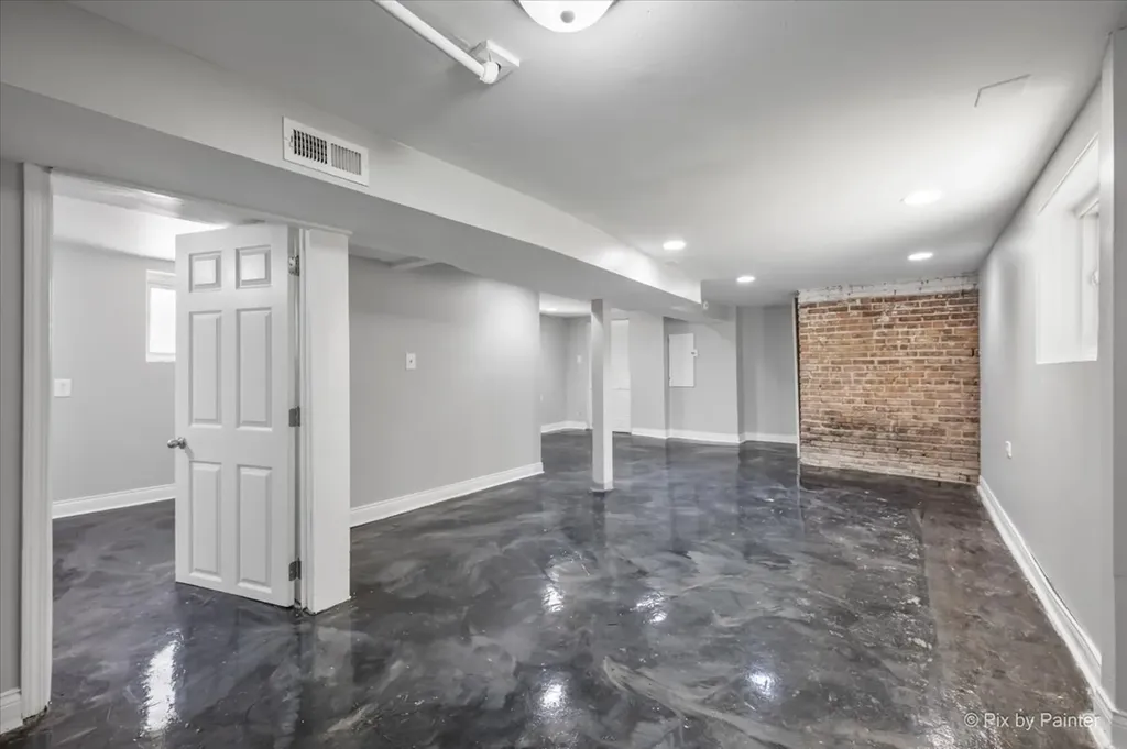 8453 South Aberdeen Street Chicago IL 60620