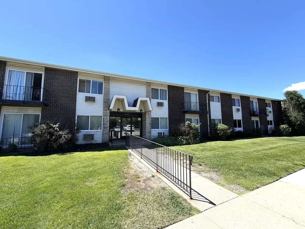 8936 Northshore Drive Des Plaines IL 60016