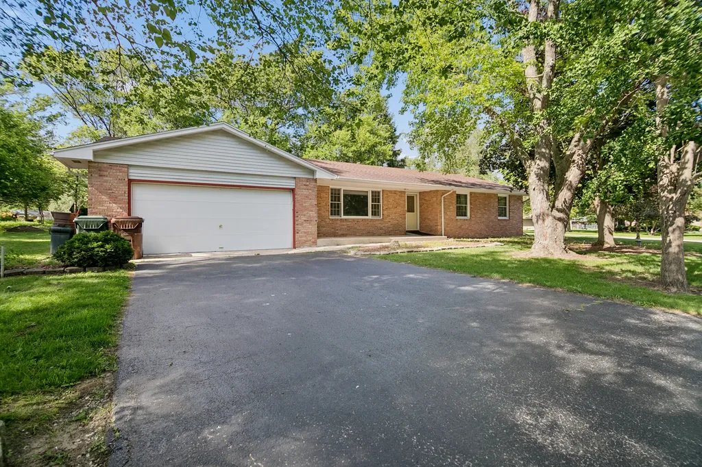 2621 East Heritage Drive Kankakee IL 60901