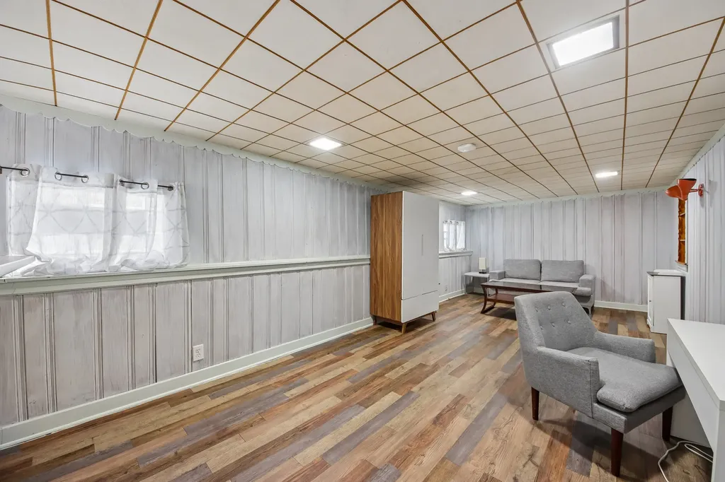6551 North Maplewood Avenue Chicago IL 60645