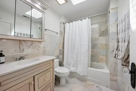 6551 North Maplewood Avenue Chicago IL 60645