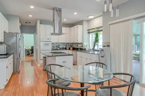 1094 Vista Drive Gurnee IL 60031