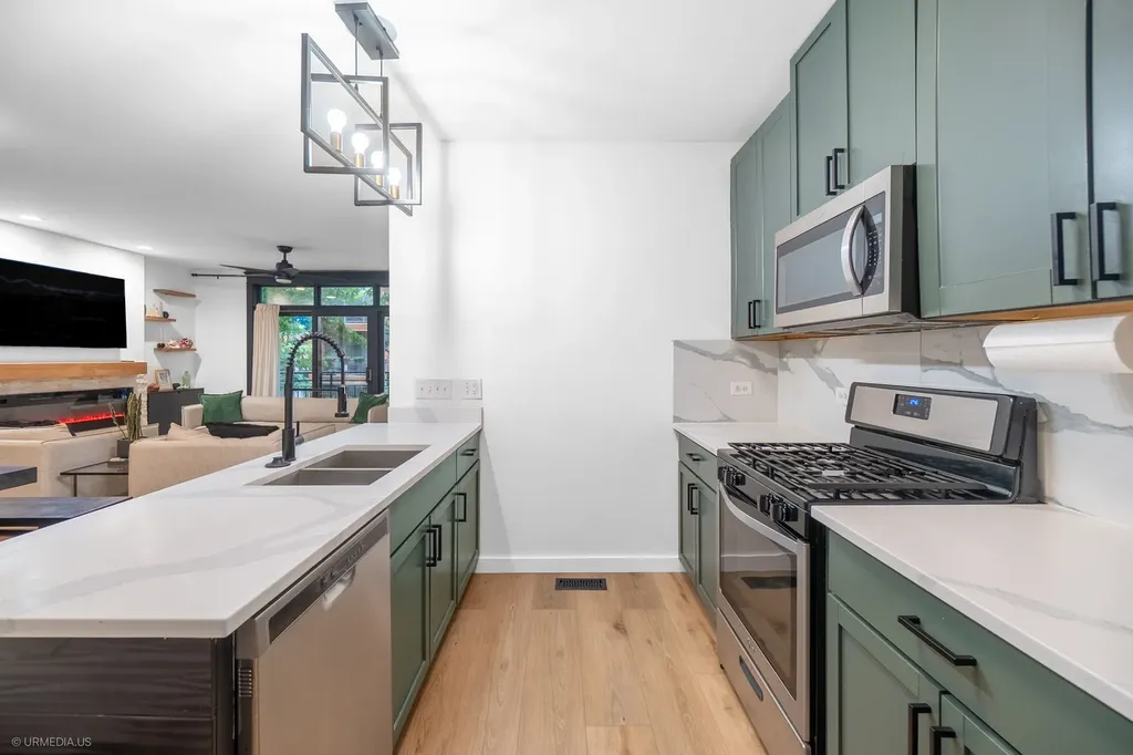 1425 West Fillmore Street Chicago IL 60607