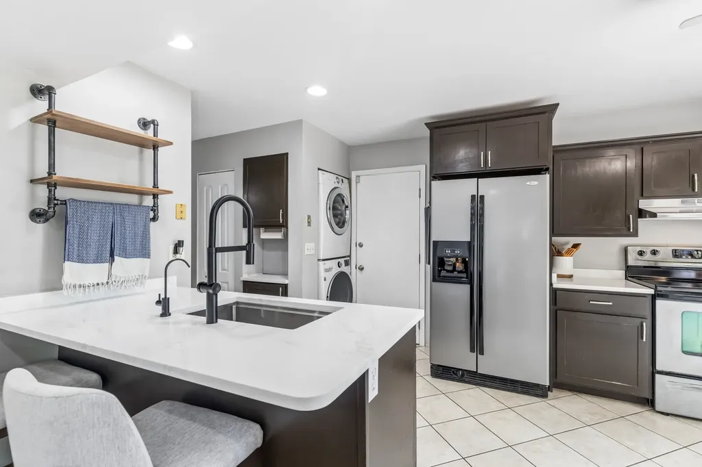 2352 Blue Spruce Lane Aurora IL 60502