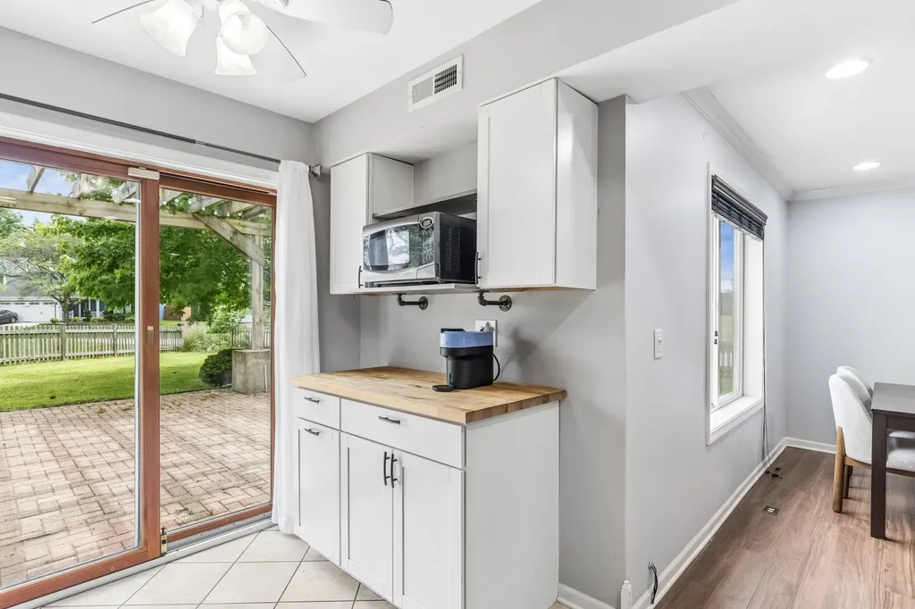 2352 Blue Spruce Lane Aurora IL 60502