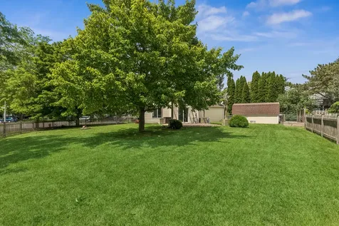 2352 Blue Spruce Lane Aurora IL 60502
