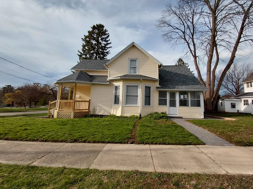 523 South Mcalister Avenue Waukegan IL 60085