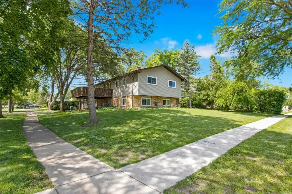 501 Lafayette Lane Hoffman Estates IL 60169